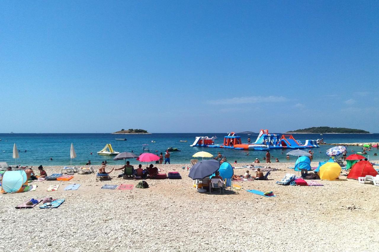 Family Friendly Apartments With A Swimming Pool Rogoznica - 7557 Eksteriør billede