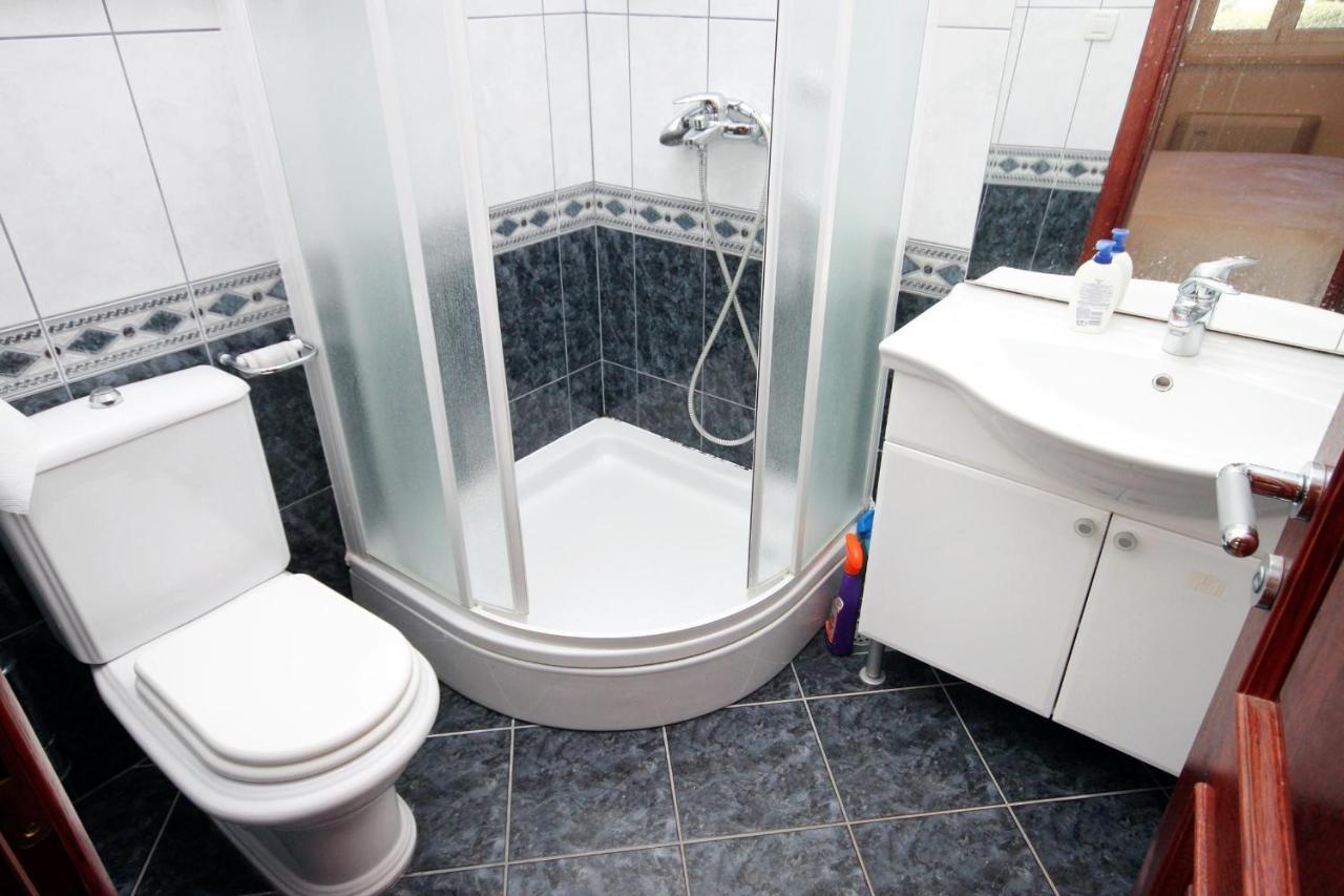 Family Friendly Apartments With A Swimming Pool Rogoznica - 7557 Eksteriør billede