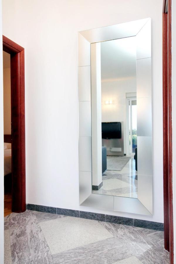 Family Friendly Apartments With A Swimming Pool Rogoznica - 7557 Eksteriør billede