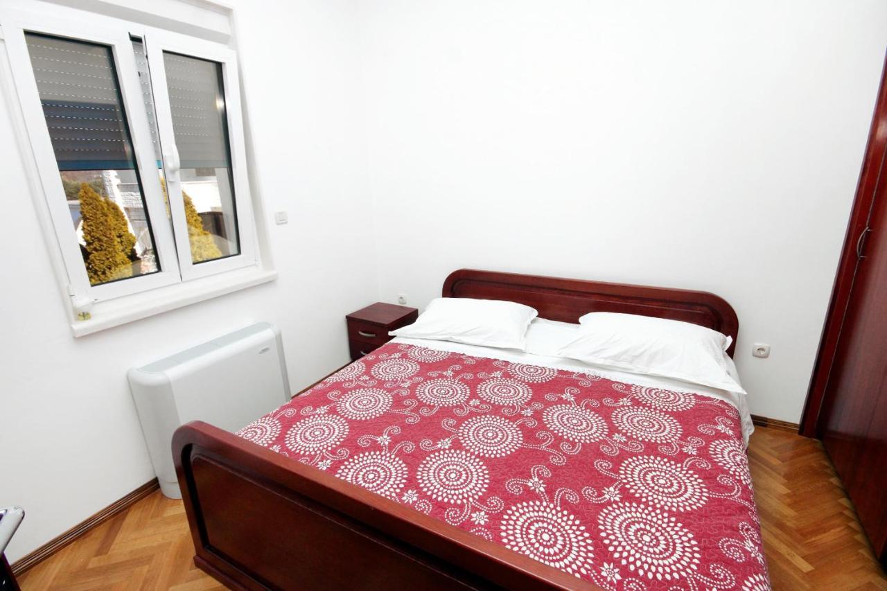 Family Friendly Apartments With A Swimming Pool Rogoznica - 7557 Eksteriør billede