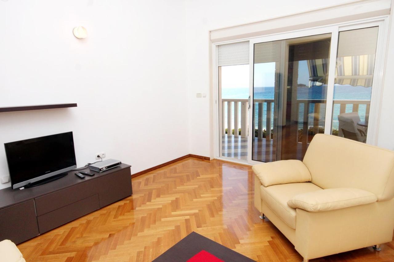 Family Friendly Apartments With A Swimming Pool Rogoznica - 7557 Eksteriør billede