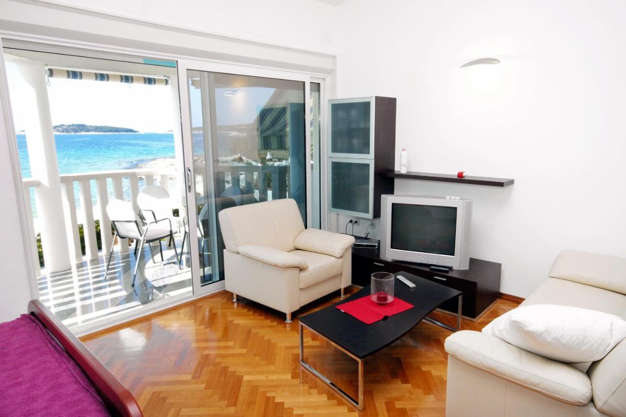 Family Friendly Apartments With A Swimming Pool Rogoznica - 7557 Eksteriør billede